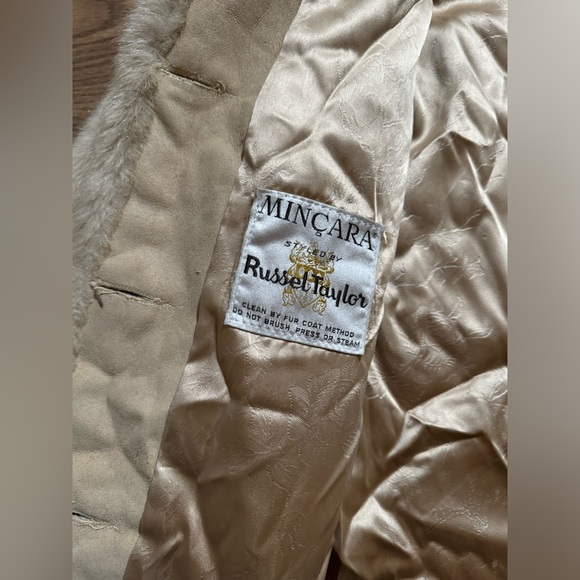 Mincara styled by Russel Taylor Coat - Picture 6 of 9